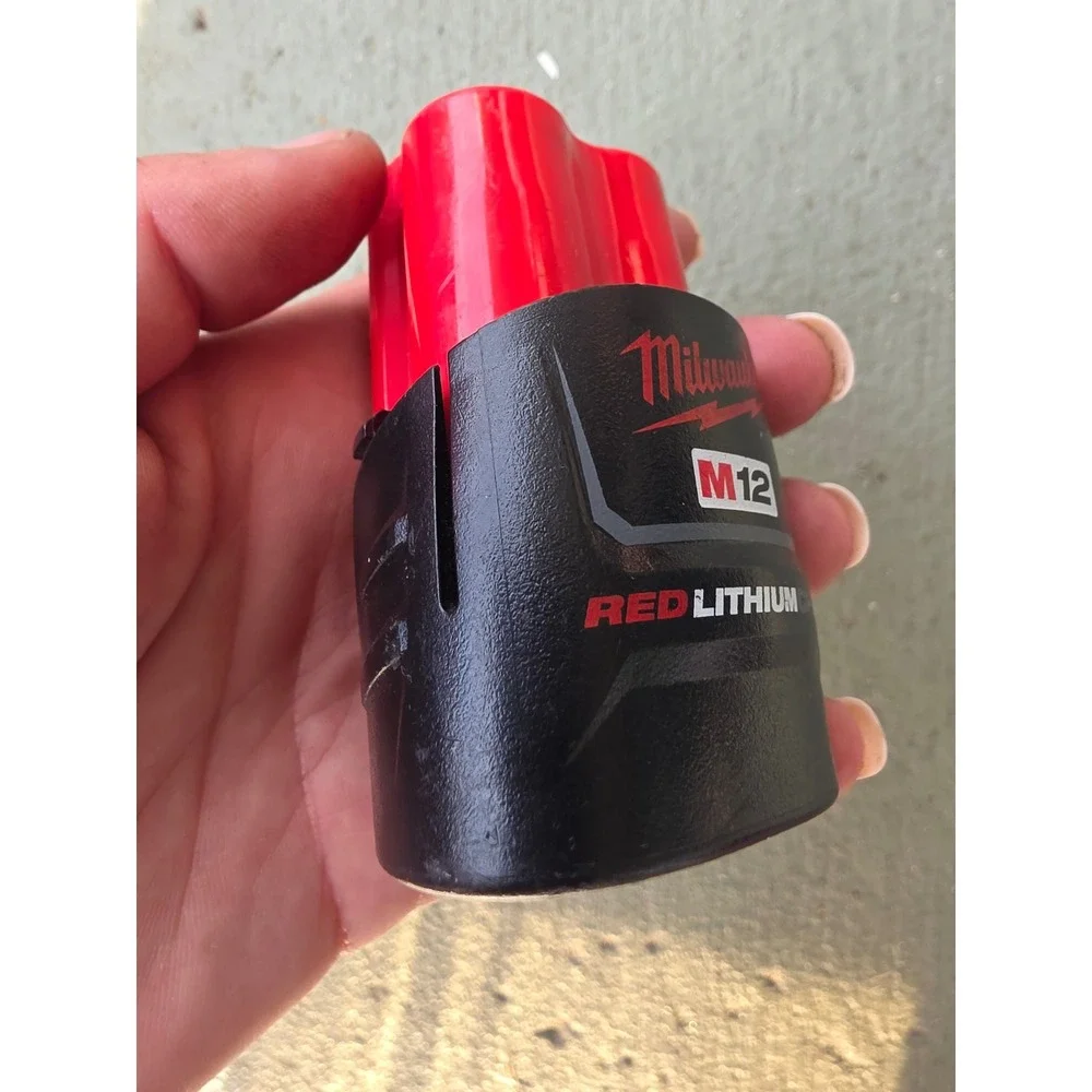 Milwaukee M12 REDLITHIUM CP2.0 12V Lithium-Ion Battery 2.0Ah 48-11-2420 Z3